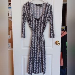 attention Brand Dress (M) Excellent Pre-Owned Condition Polyester/Spandex Belted